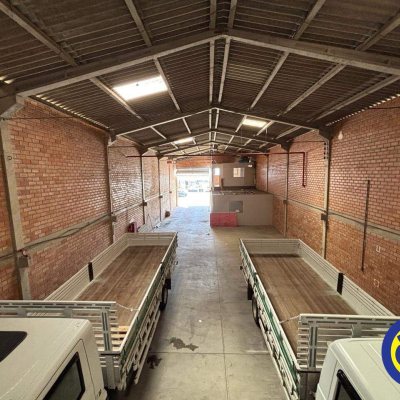 Galpão com 515m², no bairro Serraria em São José
