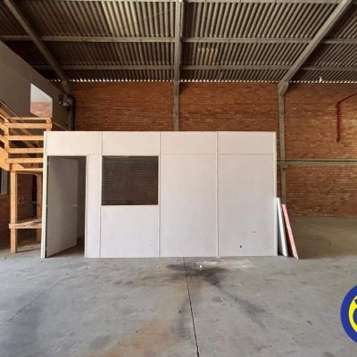 Galpão com 515m², no bairro Serraria em São José
