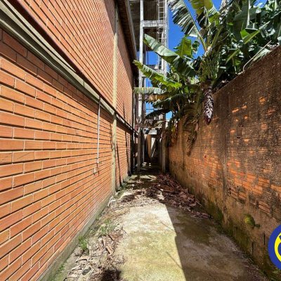 Galpão com 515m², no bairro Serraria em São José