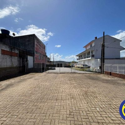 Galpão com 515m², no bairro Serraria em São José