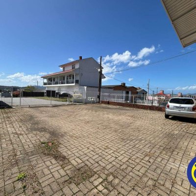 Galpão com 515m², no bairro Serraria em São José