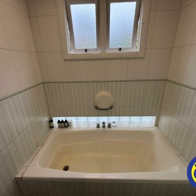 Casa com 220m², 4 quartos, 3 suítes, 2 garagens, no bairro Sambaqui em Florianópolis