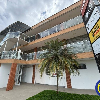 Loja com 200m², 2 garagens, no bairro Saco Grande em Florianópolis