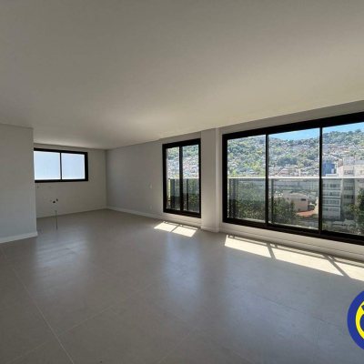 Apartamento com 113m², 3 quartos, 1 suíte, 1 garagem, no bairro Centro em Florianópolis