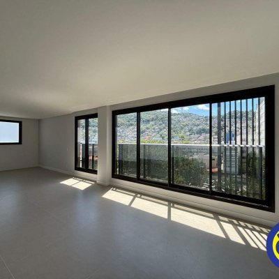 Apartamento com 113m², 3 quartos, 1 suíte, 1 garagem, no bairro Centro em Florianópolis