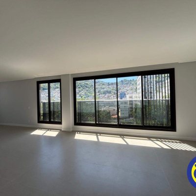 Apartamento com 113m², 3 quartos, 1 suíte, 1 garagem, no bairro Centro em Florianópolis