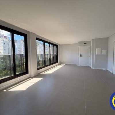 Apartamento com 113m², 3 quartos, 1 suíte, 1 garagem, no bairro Centro em Florianópolis