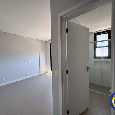 Apartamento com 113m², 3 quartos, 1 suíte, 1 garagem, no bairro Centro em Florianópolis
