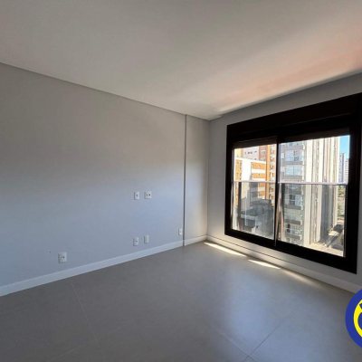 Apartamento com 113m², 3 quartos, 1 suíte, 1 garagem, no bairro Centro em Florianópolis