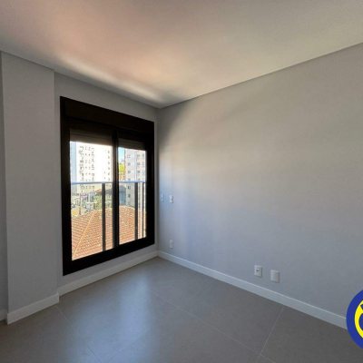Apartamento com 113m², 3 quartos, 1 suíte, 1 garagem, no bairro Centro em Florianópolis
