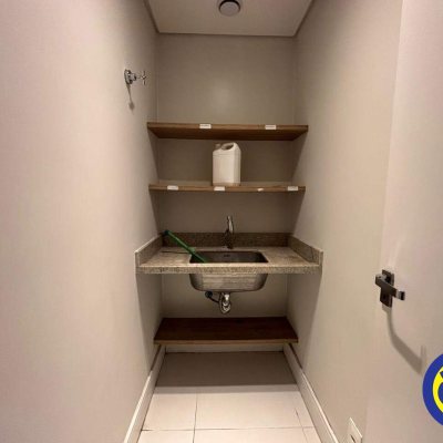 Casa com 400m², 1 quarto, 6 garagens, no bairro Trindade em Florianópolis