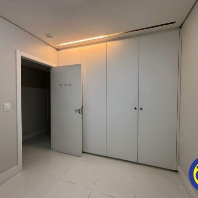 Casa com 400m², 1 quarto, 6 garagens, no bairro Trindade em Florianópolis