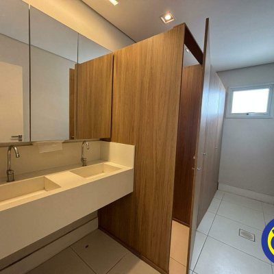 Casa com 400m², 1 quarto, 6 garagens, no bairro Trindade em Florianópolis