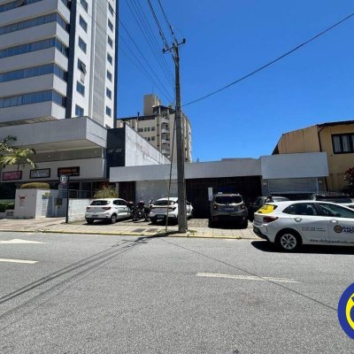 Casa com 400m², 1 quarto, 6 garagens, no bairro Trindade em Florianópolis