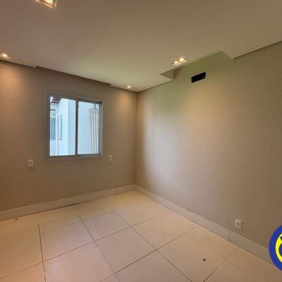 Casa com 400m², 1 quarto, 6 garagens, no bairro Trindade em Florianópolis