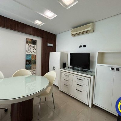 Salas/Conjuntos com 23m², no bairro Centro em Florianópolis