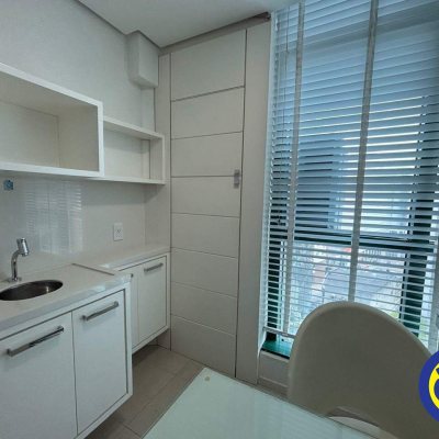 Salas/Conjuntos com 23m², no bairro Centro em Florianópolis