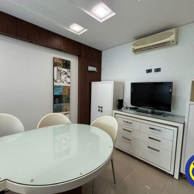 Salas/Conjuntos com 23m², no bairro Centro em Florianópolis