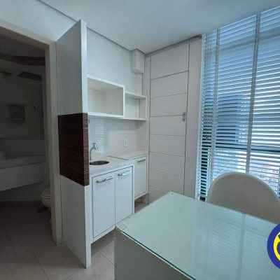 Salas/Conjuntos com 23m², no bairro Centro em Florianópolis