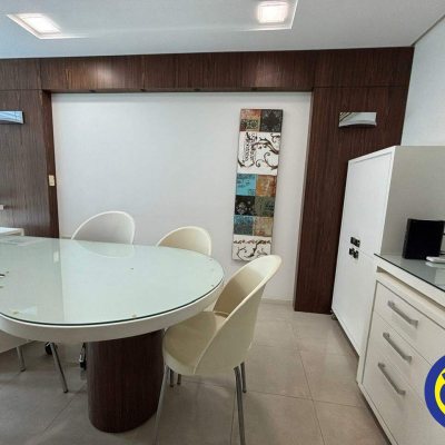 Salas/Conjuntos com 23m², no bairro Centro em Florianópolis