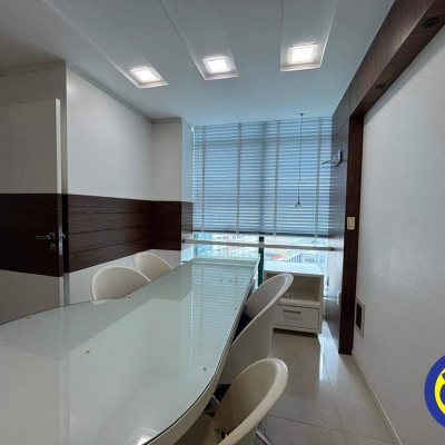 Salas/Conjuntos com 23m², no bairro Centro em Florianópolis