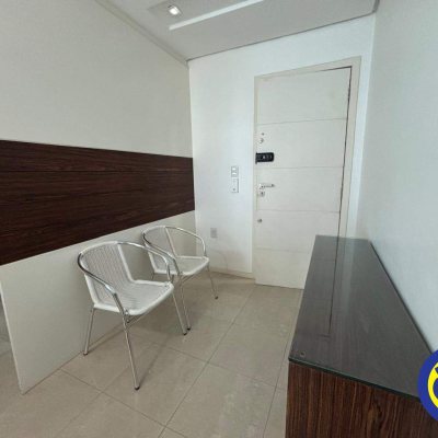 Salas/Conjuntos com 23m², no bairro Centro em Florianópolis