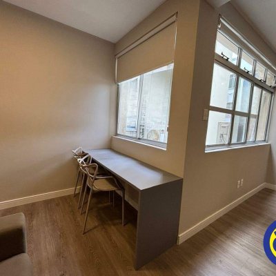 Apartamento com 45m², 1 quarto, no bairro Centro em Florianópolis