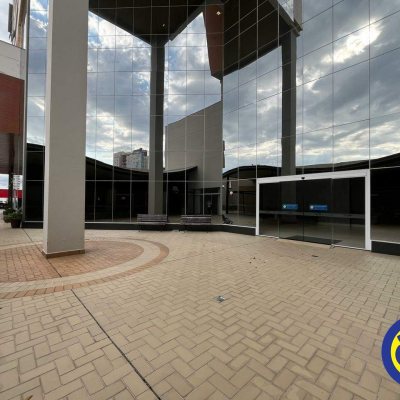 Salas/Conjuntos com 27m², 1 garagem, no bairro Estreito em Florianópolis