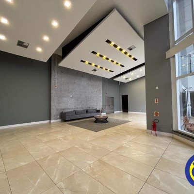 Salas/Conjuntos com 27m², 1 garagem, no bairro Estreito em Florianópolis