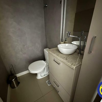 Salas/Conjuntos com 27m², 1 garagem, no bairro Estreito em Florianópolis