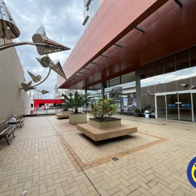 Salas/Conjuntos com 27m², 1 garagem, no bairro Estreito em Florianópolis