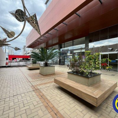 Salas/Conjuntos com 27m², 1 garagem, no bairro Estreito em Florianópolis