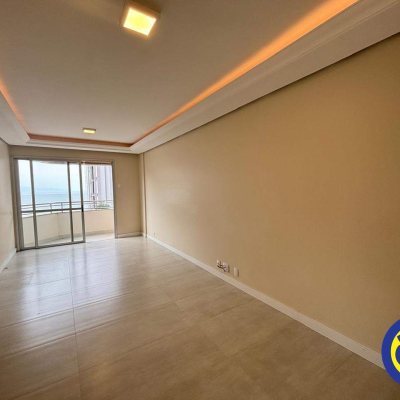 Apartamento com 123m², 3 quartos, 1 suíte, 2 garagens, no bairro Centro em Florianópolis