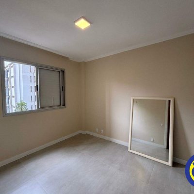 Apartamento com 123m², 3 quartos, 1 suíte, 2 garagens, no bairro Centro em Florianópolis