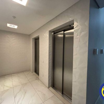 Apartamento com 123m², 3 quartos, 1 suíte, 2 garagens, no bairro Centro em Florianópolis