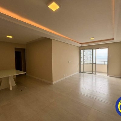 Apartamento com 123m², 3 quartos, 1 suíte, 2 garagens, no bairro Centro em Florianópolis