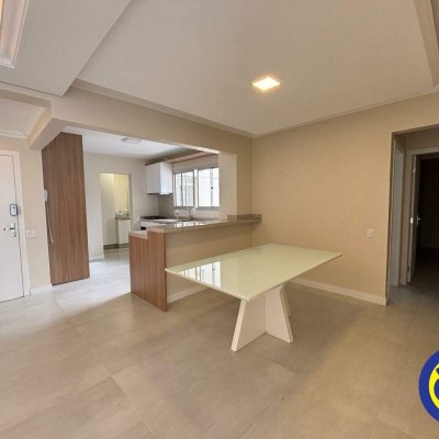 Apartamento com 123m², 3 quartos, 1 suíte, 2 garagens, no bairro Centro em Florianópolis