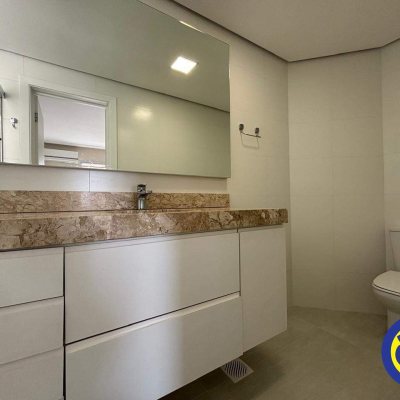 Apartamento com 123m², 3 quartos, 1 suíte, 2 garagens, no bairro Centro em Florianópolis