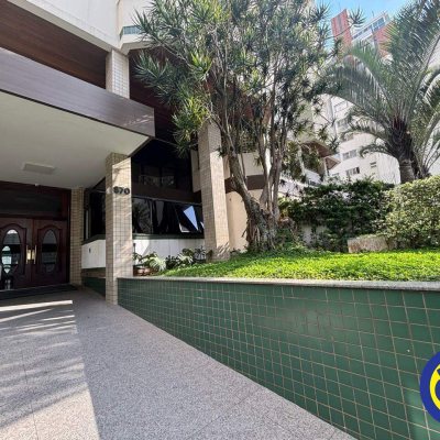 Apartamento com 123m², 3 quartos, 1 suíte, 2 garagens, no bairro Centro em Florianópolis
