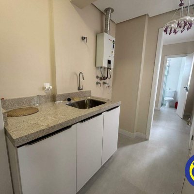 Apartamento com 123m², 3 quartos, 1 suíte, 2 garagens, no bairro Centro em Florianópolis