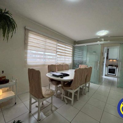 Apartamento com 116m², 3 quartos, 3 suítes, 2 garagens, no bairro Trindade em Florianópolis