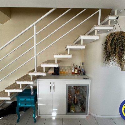 Apartamento com 116m², 3 quartos, 3 suítes, 2 garagens, no bairro Trindade em Florianópolis