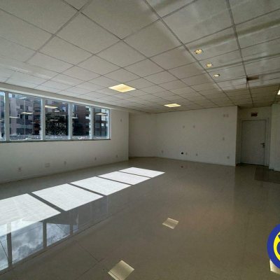 Salas/Conjuntos com 211m², 5 garagens, no bairro Centro em Florianópolis