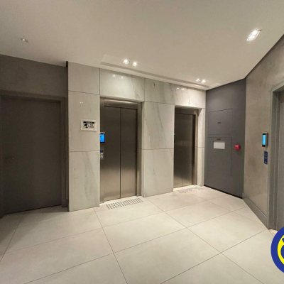 Salas/Conjuntos com 211m², 5 garagens, no bairro Centro em Florianópolis