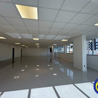Salas/Conjuntos com 211m², 5 garagens, no bairro Centro em Florianópolis