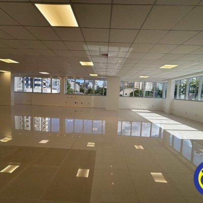 Salas/Conjuntos com 211m², 5 garagens, no bairro Centro em Florianópolis