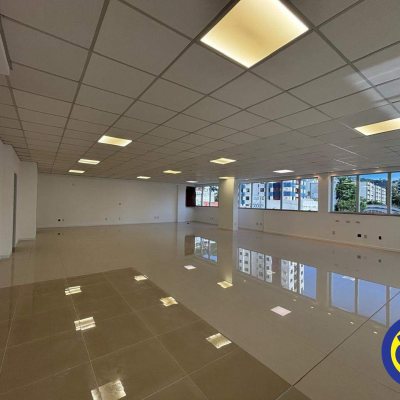 Salas/Conjuntos com 211m², 5 garagens, no bairro Centro em Florianópolis