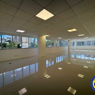 Salas/Conjuntos com 211m², 5 garagens, no bairro Centro em Florianópolis