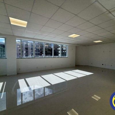 Salas/Conjuntos com 211m², 5 garagens, no bairro Centro em Florianópolis