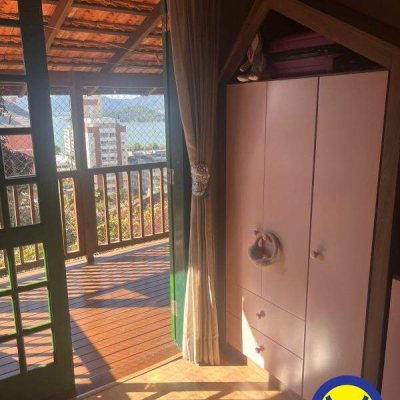 Casa com 225m², 4 quartos, 1 suíte, 2 garagens, no bairro Agronômica em Florianópolis